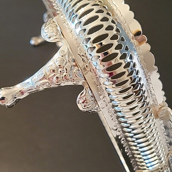 NEW Queen Anne Silver Plated Covered Casserole Holder, 3L - Picture 6 of 14